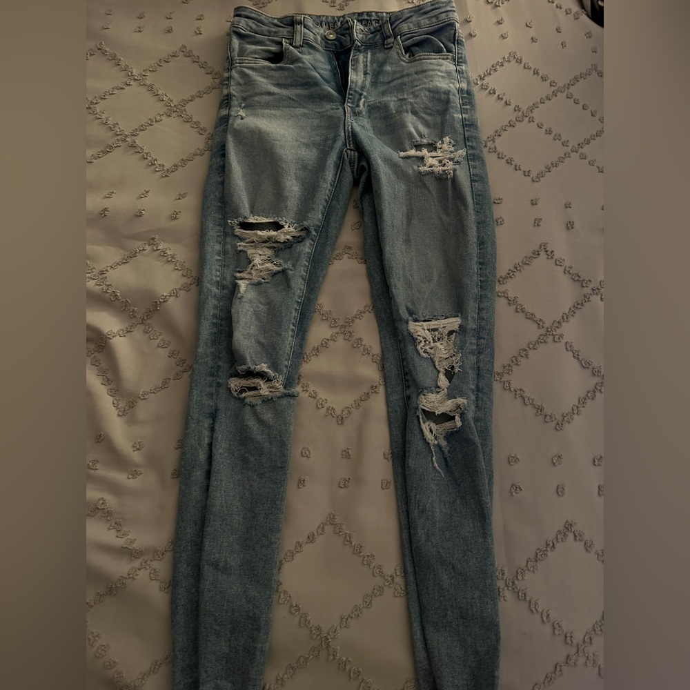 American Eagle Outfitters Light Blue Distressed Skinny Jeans